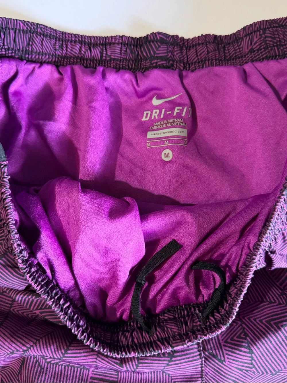 Nike Women's Magenta Geometric Print Athletic Shorts